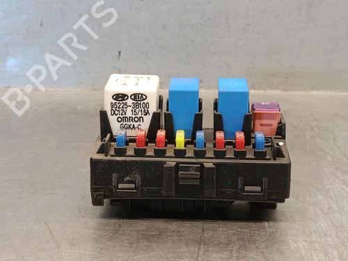 Used Fuse box Fuse box 37075058 37075058