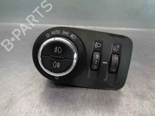 Used Headlight switch OPEL MERIVA B MPV (S10) 1.4 (75) (120 hp) 20263050
