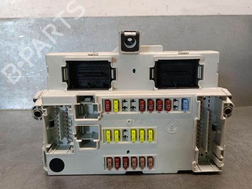fuse-box-fiat-500l-351_-352_-2012-37430508 main image
