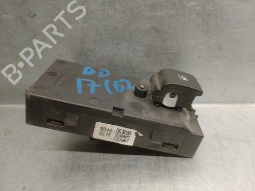 Used Right front window switch CHEVROLET AVEO Hatchback (T300) 1.3 D (95 hp) 11742905