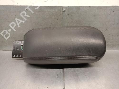 Used Armrest / Center console Armrest / Center console JEEP RENEGADE SUV (BU, B1, BV) 1.6 CRD (120 hp) 33844115 33844115