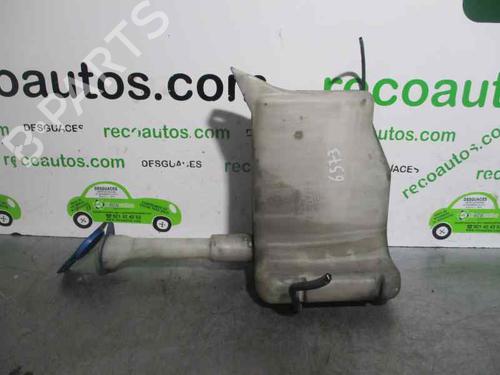 Used Windscreen washer tank VW TRANSPORTER T4 Van (70A, 70H, 7DA, 7DH) 2.5 TDI (88 hp) 7444354