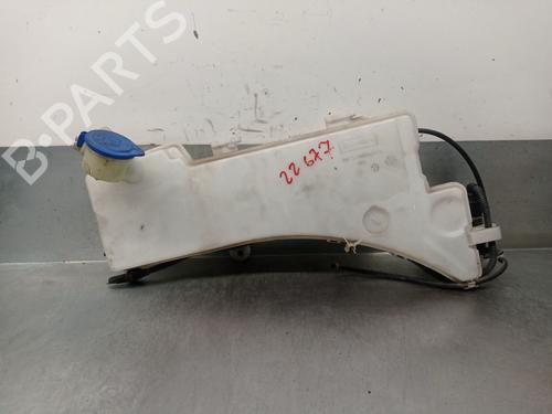 Used Windscreen washer tank PEUGEOT 5008 II (MC_, MJ_, MR_, M4_) 1.5 BlueHDi 130 (MCYHZJ, MCYHZR, MCYHZX) (131 hp) 26024730