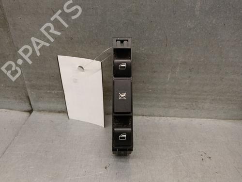 Venstre fortil elrude kontakt BMW 3 (E46) 320 d (150 hp) 31751912