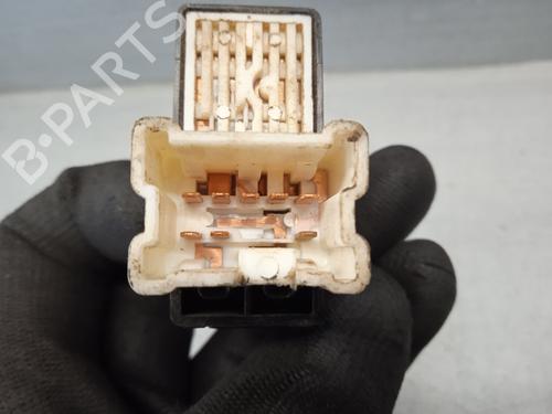 Right front window switch SUBARU FORESTER (SG_) 2.0 X AWD (SG5) | BP12542945I26 