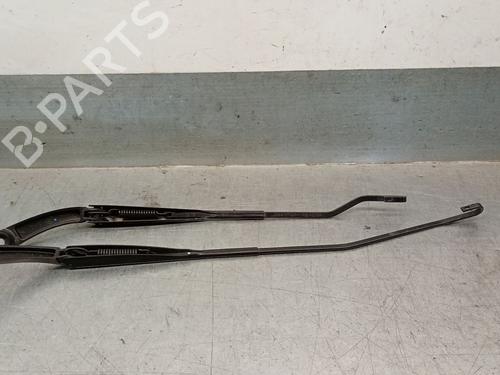 Used Front windshield wiper arm DACIA DOKKER MPV (KE_) 1.5 dCi / Blue dCi 75 (KEAJ, KEAH, KEJW) (75 hp) 25244894