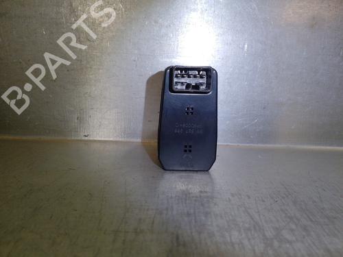 Right front window switch CHEVROLET EPICA (KL1_) 2.0 D | BP13577338I26 