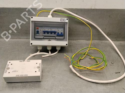 Used Fuse box Fuse box 36437488 36437488