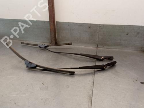 Used Front windshield wiper arm FORD TRANSIT CONNECT (P65_, P70_, P80_) 1.8 TDCi (90 hp) 29023459