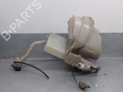 Used Windscreen washer tank VOLVO XC90 I (275) D5 AWD (185 hp) 26493608