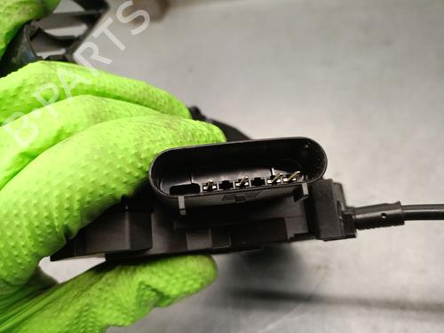Fechadura frente direita Fechadura frente direita FORD FOCUS III Turnier 1.0 EcoBoost (125 hp) 25381564 25381564