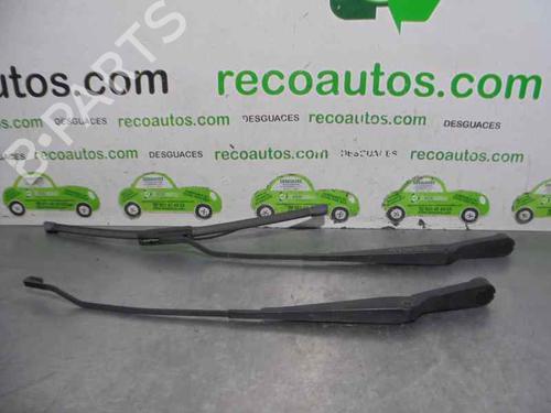 Used Front windshield wiper arm LAND ROVER FREELANDER I (L314) 2.0 DI 4x4 (98 hp) 4663761