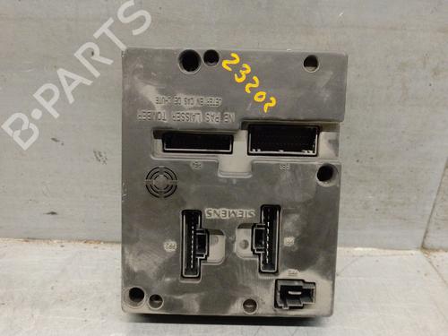 Used Fuse box RENAULT MEGANE Scenic (JA0/1_) 1.9 D (JA0J) (64 hp) 27528964