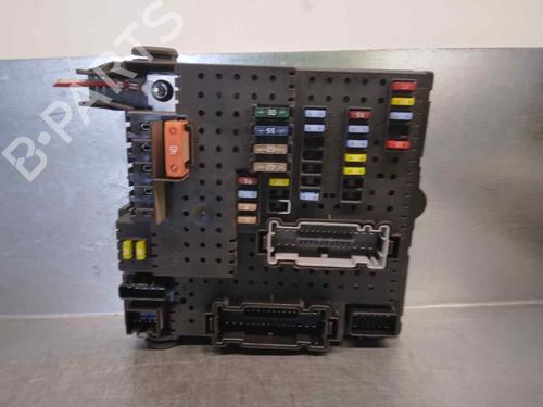 Used Fuse box VOLVO XC90 I (275) D5 AWD (163 hp) 9725571