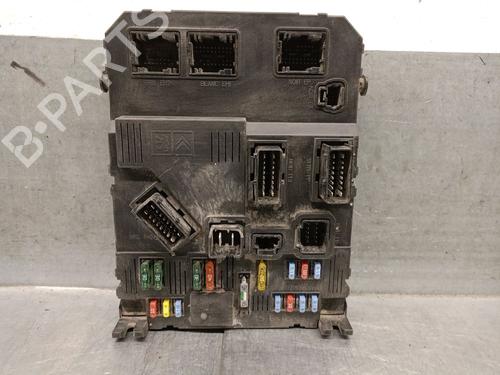 Used Fuse box Fuse box 38287390 38287390