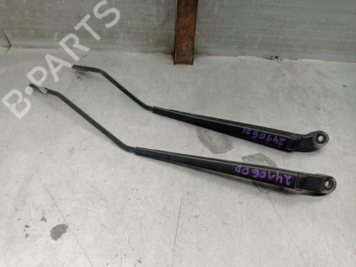 Used Front windshield wiper arm PEUGEOT 306 Hatchback (7A, 7C, N3, N5) [1993-2003]  30698149