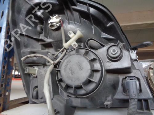 Left headlight HYUNDAI H-1 / STAREX Bus (A1) 2.5 TCi | BP3012026C28 
