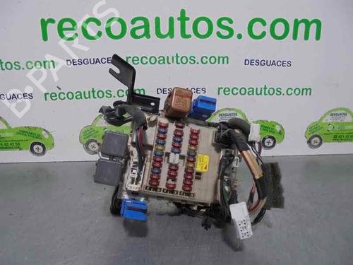 Used Fuse box NISSAN PRIMERA (P12) 2.2 dCi (139 hp) 2112239