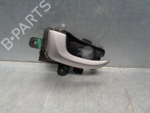 Venstre foran invendig håndtak HYUNDAI i30 (GD) 1.4 CRDi (90 hp) 8686217