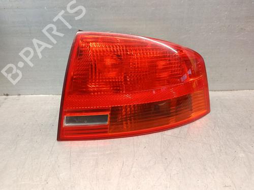 Højre baglygte AUDI A4 B7 (8EC) 2.0 TDI 16V (140 hp) 29267996