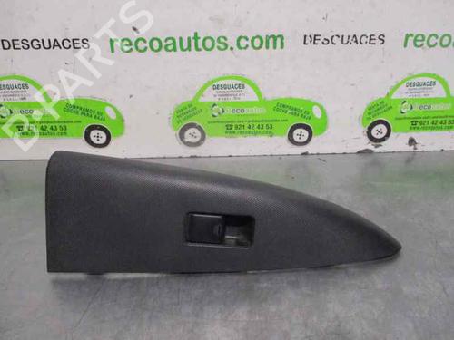 Used Right front window switch NISSAN TIIDA Hatchback (C11) [2004-2014]  2728465