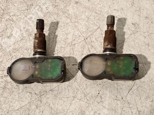 Used Electronic sensor TOYOTA YARIS (_P13_) 1.5 (NSP131_) (112 hp) 23431006