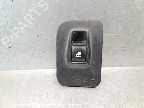 Mando elevalunas delantera derecho Mando elevalunas delantera derecho FIAT FIORINO Box Body/MPV (225_) 1.3 D Multijet (225BXD1A, 225BXB1A, 225BXB11) (75 hp) 37419888 37419888