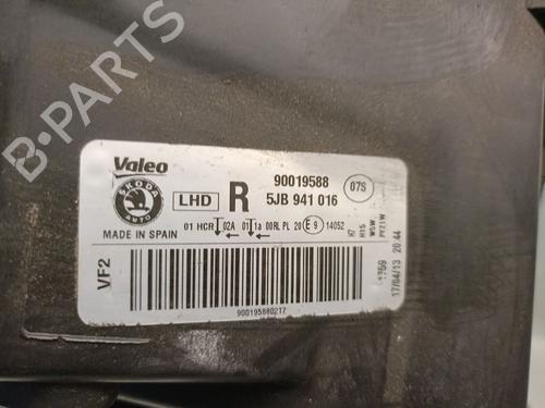 Right headlight SKODA RAPID (NH3, NK3, NK6) 1.2 TSI | BP32424934C29 