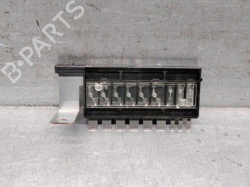 Used Fuse box Fuse box 38638526 38638526