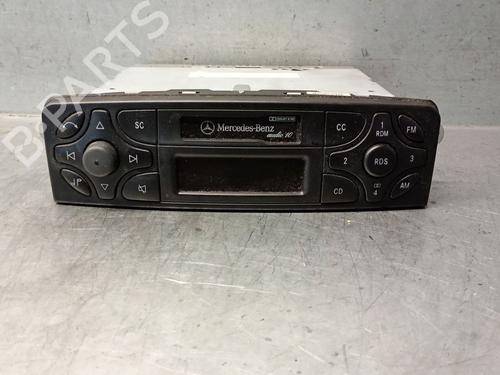 Used Radio MERCEDES-BENZ C-CLASS (W203) C 200 Kompressor (203.042) (163 hp) 27505905