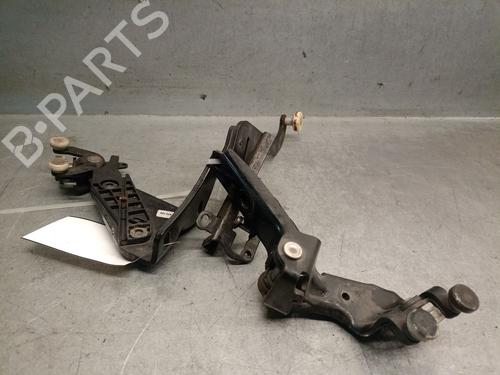 Used Hinge/Door check strap VW TRANSPORTER T5 Bus (7HB, 7HJ, 7EB, 7EJ) 1.9 TDI (102 hp) 33023685