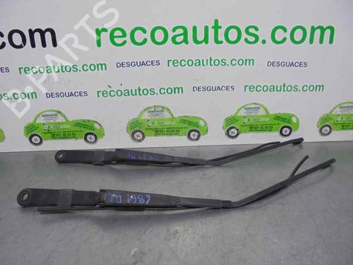 Used Front windshield wiper arm RENAULT MASTER II Van (FD) [1997-2013]  3471430