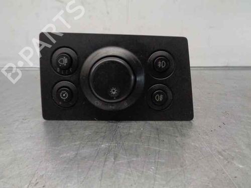 Used Headlight switch OPEL ZAFIRA / ZAFIRA FAMILY B (A05) 1.9 CDTI (M75) (120 hp) 20256402