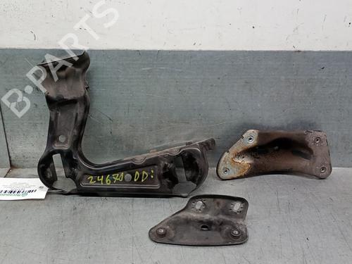 Scheinwerferhalter rechts für SKODA OCTAVIA II (1Z3) 1.6 TDI (105 hp) 32282128