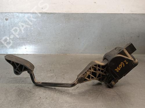 pedal-peugeot-partner-mpv-5_-g_-1996-37427877 main image