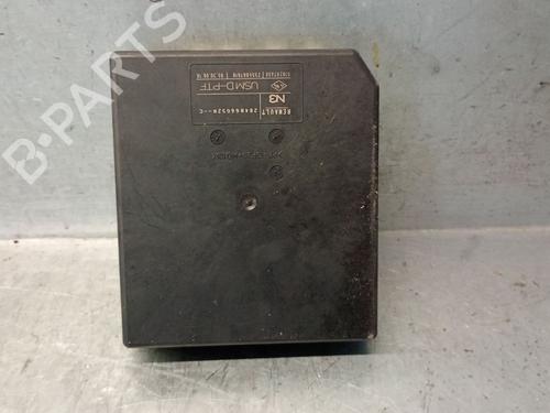 Used Fuse box RENAULT LAGUNA III (BT0/1) 1.5 dCi (BT00, BT0A, BT0T, BT1J) (110 hp) 27515237