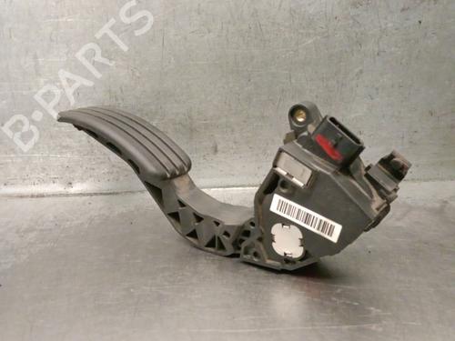 pedal-renault-megane-iii-hatchback-bz01_-b3_-2008-37028141 main image
