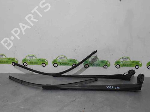 Used Front windshield wiper arm SEAT LEON (1P1) 1.9 TDI (105 hp) 3470373