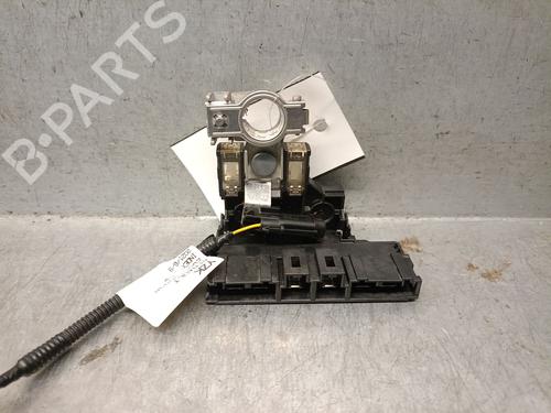 fuse-box-renault-arkana-i-lcm_-ldn_-2019-32267135 main image