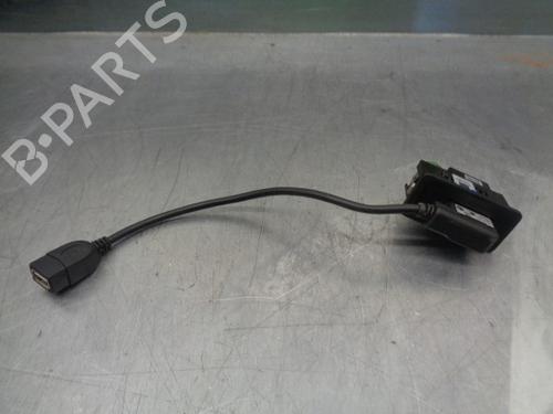 Used Radio SEAT LEON ST (5F8) 1.6 TDI (110 hp) 10413439
