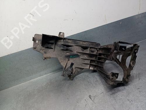 Scheinwerferhalter rechts für BMW 5 (F10) 530 d (245 hp) 28974431