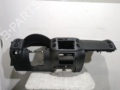 Used Dashboard VW TIGUAN (5N_) 2.0 TDI (150 hp) 29626251