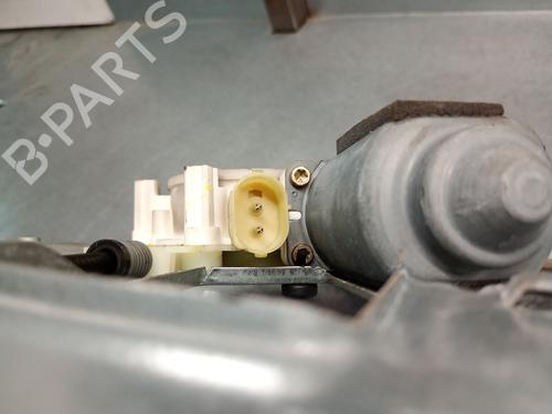 Front left window mechanism BMW 5 (E39) 520 i | BP29808601C22
