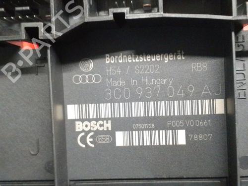 Fuse box VW TOURAN (1T1, 1T2) 2.0 TDI | BP31601547E1