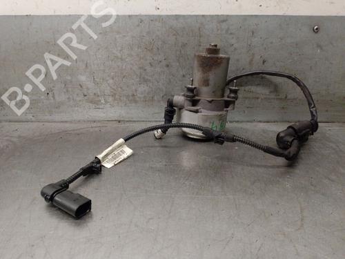 Used Vacuum pump SEAT LEON ST (5F8) [2012-2020]  31130855