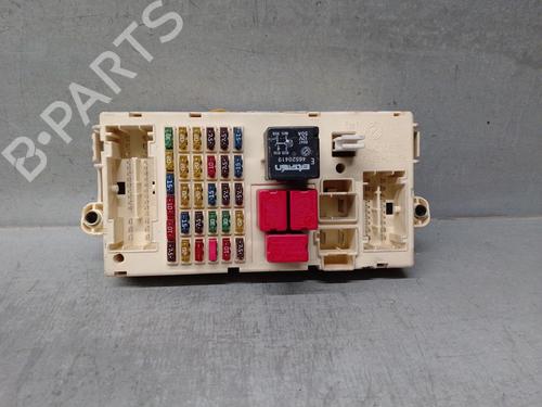 Zekeringkast FIAT STILO (192_) 1.9 D Multijet (100 hp) 16456735