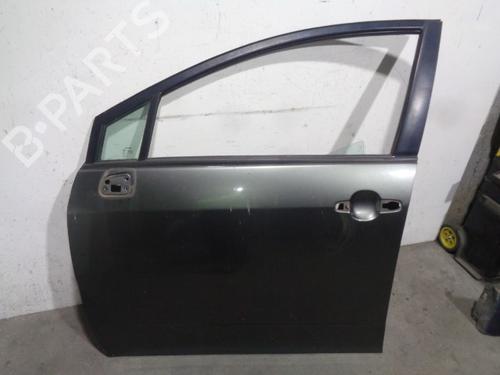 Used Left front door TOYOTA COROLLA Verso (ZER_, ZZE12_, R1_) 1.8 (ZNR11_, ZNR11R) (129 hp) 13929831