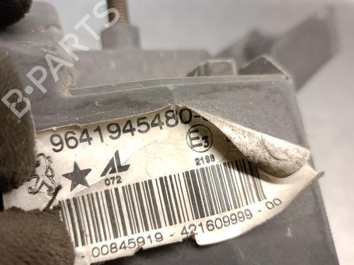 Right front fog light PEUGEOT 407 (6D_) 2.0 HDi 135 (6DRHRH, 6DRHRE, 6DRHRG, 6DRHRJ) | BP28127935C31 