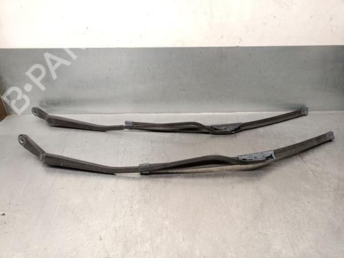 Used Front windshield wiper arm FORD TOURNEO CONNECT 1.8 TDCi (90 hp) 23530109