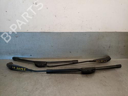 Used Front windshield wiper arm Front windshield wiper arm OPEL ASTRA F Saloon (T92) 1.4 i 16V (F19, M19) (90 hp) 33795682 33795682
